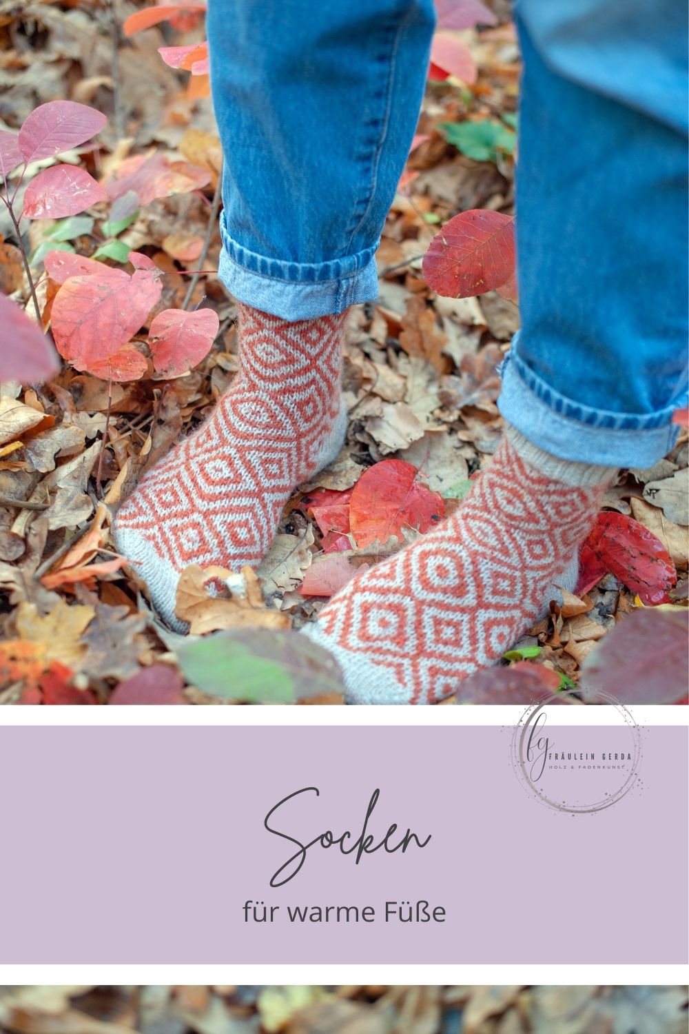 Socken mit zweifarbigen Muster getragen von Modell, Fräulein Gerda Logo und Socken-Schriftzug