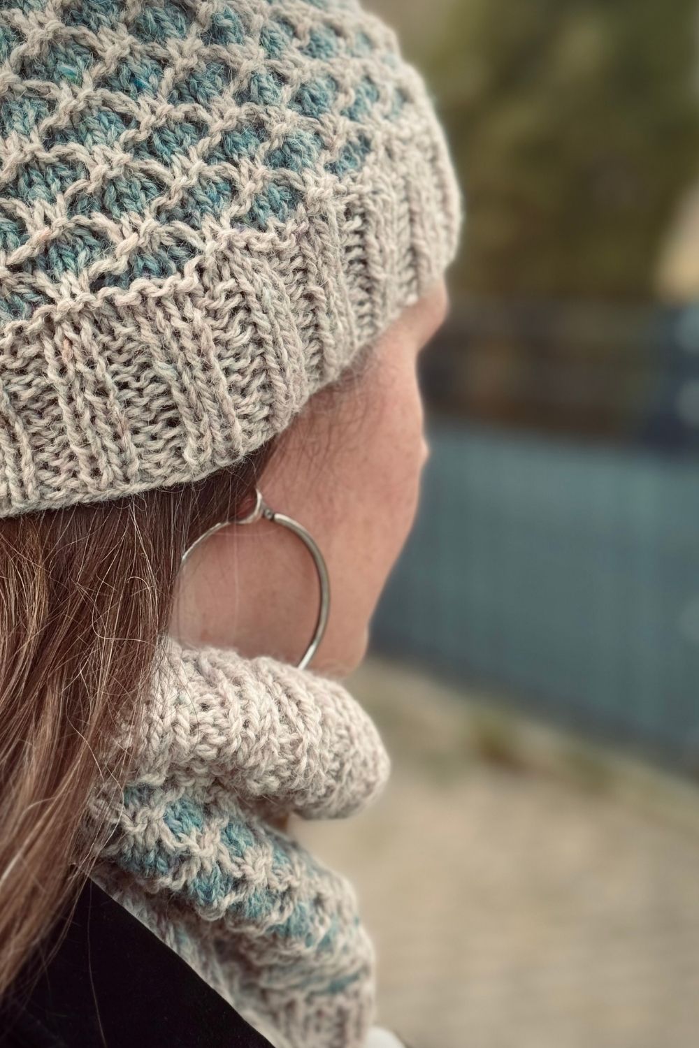 Strickanleitung für Mütze und Loop Dünenwind mit Hebemaschenmuster von Fräulein Gerda als PDF-Datei