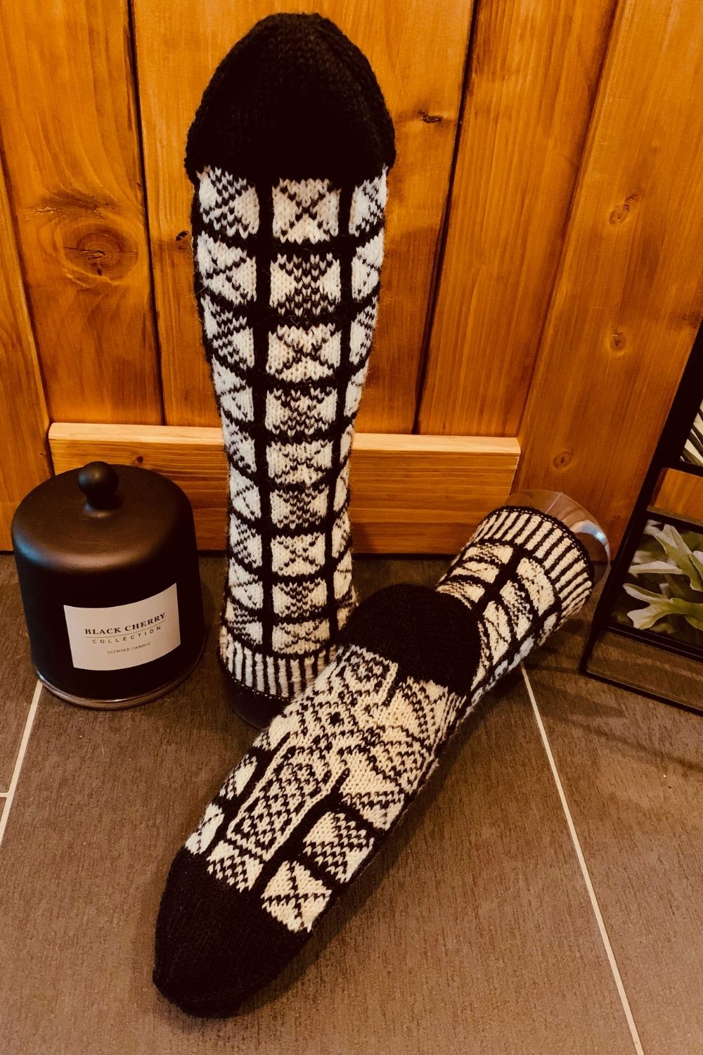 Strickanleitung für Socken Crois mit Fair Isle Muster von Fräulein Gerda als PDF-Datei