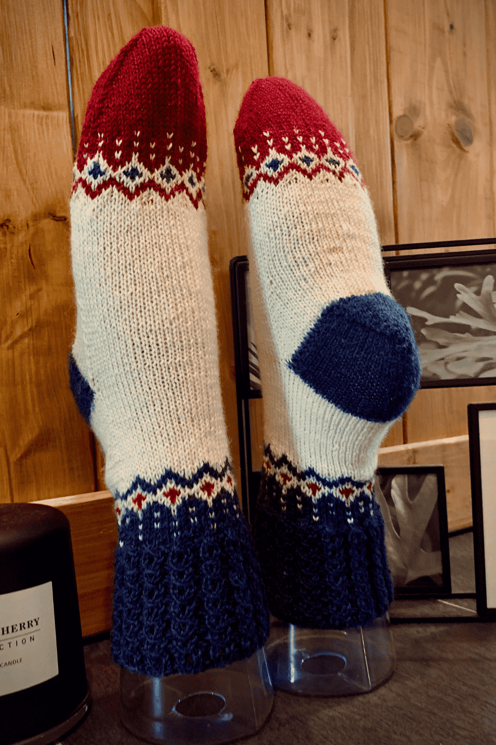 Strickanleitung für Tagoro-Socken mit Fair-Isle-Muster von Fräulein Gerda für Fortgeschrittene zum Lernen als PDF