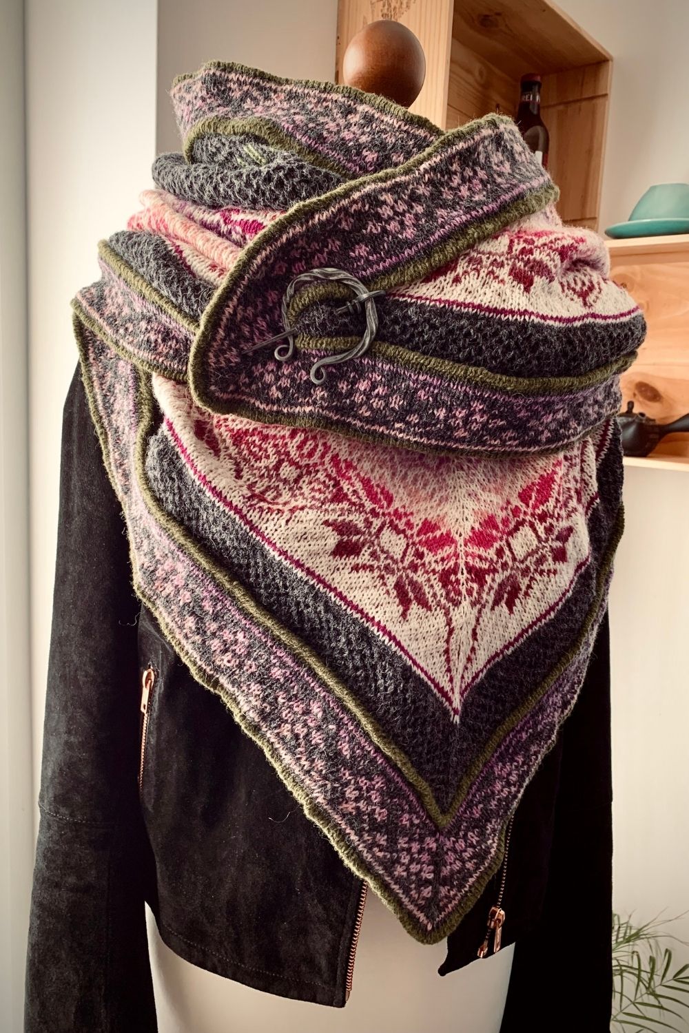 Strickanleitung für Tuch Fairy Glen aus der Highland Collection mit Fair Isle Muster von Fräulein Gerda als PDF-Datei